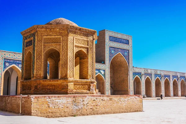 Po-i-Kalan eller POI Kalan Complex i Bukhara, Uzbekistan — Stockfoto