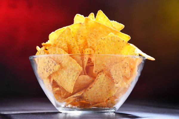 Composición con tazón de papas fritas . — Foto de Stock