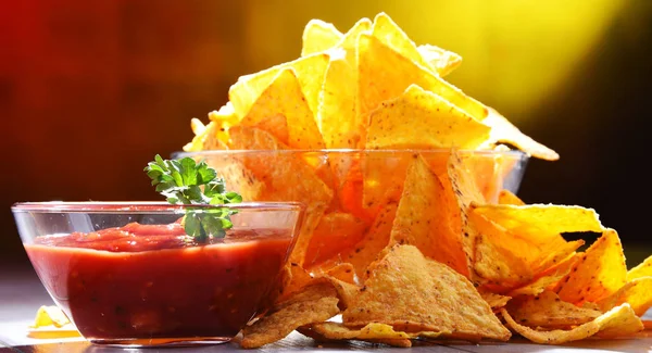 Samenstelling met Bowl van aardappelchips. — Stockfoto