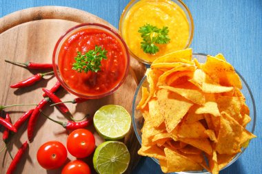 Tortilla cips kase ile Kompozisyon.