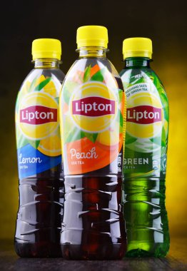 Lipton Ice Tea meşrubat üç şişe.