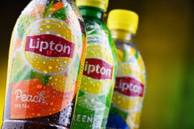 Lipton Ice Tea meşrubat üç şişe.