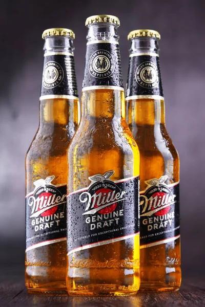 Lahví piva Miller Genuine Draft — Stock fotografie