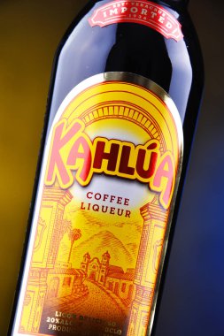 Kahlua Likör şişesi.