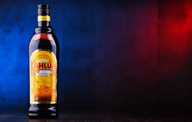 Kahlua Likör şişesi.