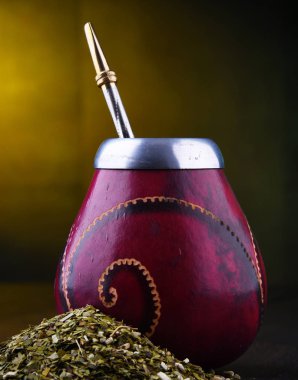 Yerba dostum Kupası ve yaprakları.