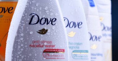 Vücut süt de dahil olmak üzere Dove ürün çeşitliliği ve anti-perspirant