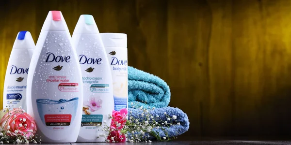 Vücut süt de dahil olmak üzere Dove ürün çeşitliliği ve anti-perspirant