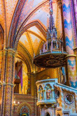 Budapeşte'de Kale tepeüzerinde Matthias Kilisesi İçişleri