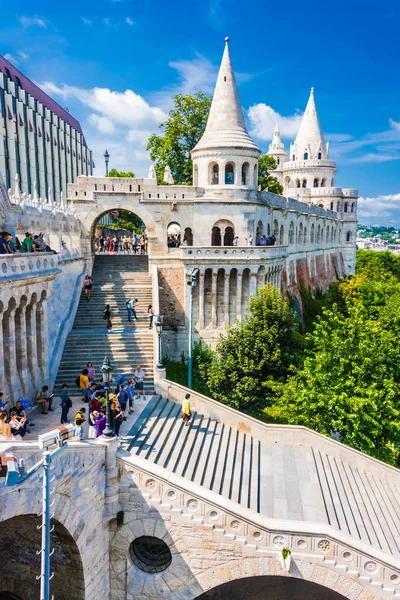 Rybářská bašta na hradní vrch v Budapešti, Maďarsko — Stock fotografie