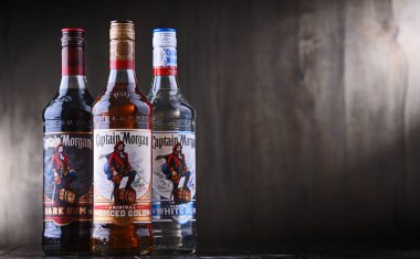 Yüzbaşı Morgan rom şişesi