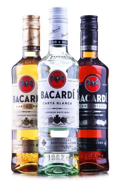 Bacardi rom şişeleri