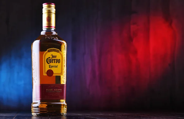 Tekila Şişesi Jose Cuervo — Stok fotoğraf