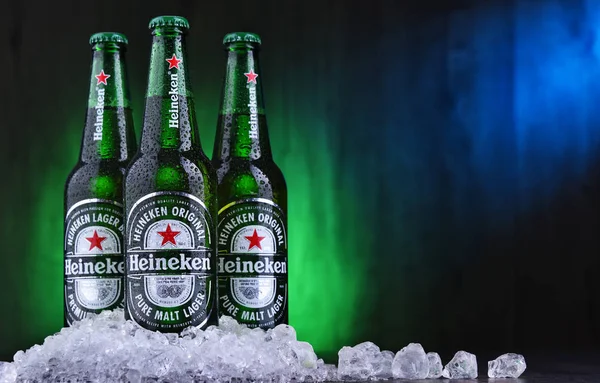 Três garrafas de cerveja Heineken — Fotografia de Stock