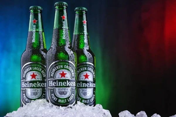 Tres botellas de cerveza Heineken —  Fotos de Stock