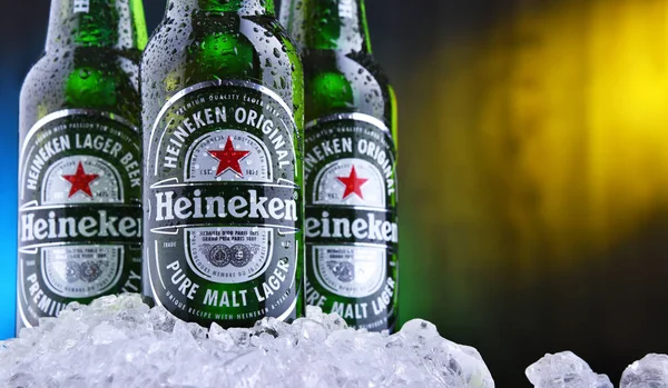 Trzy butelki piwa Heineken — Zdjęcie stockowe