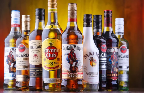 Garrafas de marcas de rum globais mais vendidas — Fotografia de Stock