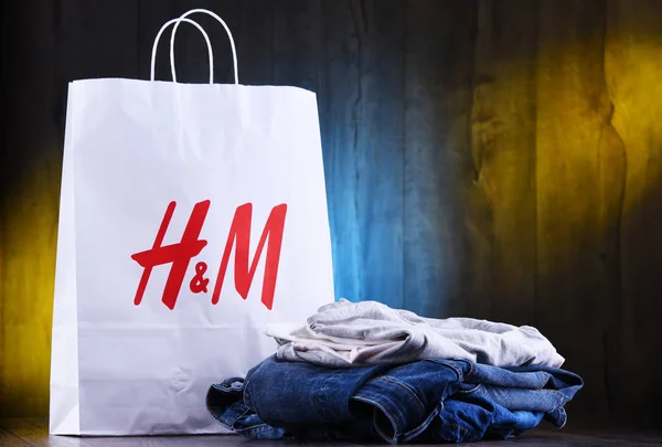 H y M bolsa de compras de papel — Foto de Stock