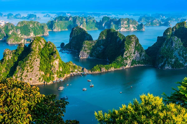 Panoramic view of Ha Long Bay, Vietnam — Stock Photo, Image