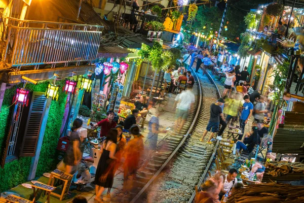 Hanoi 'deki ünlü tren yolu turizm merkezi. — Stok fotoğraf