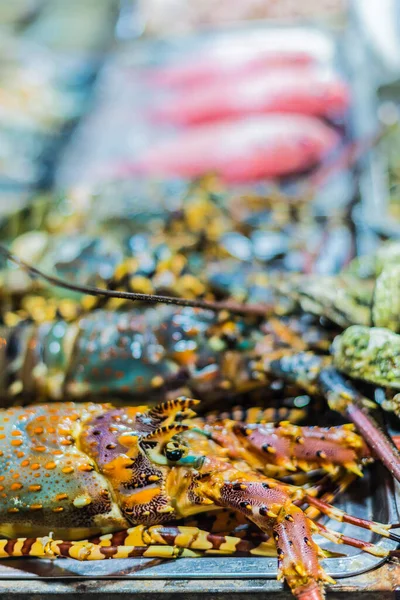 Traditionele Vietnamese streetfood verkocht in Da Nang nachtmarkt — Stockfoto