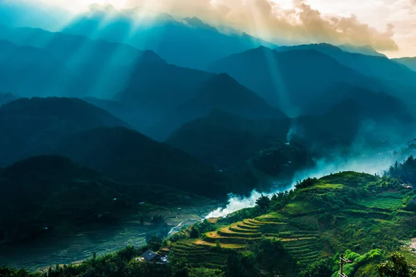 Vista panorámica del valle de Sapa en la provincia de Lao Cai en Vietnam —  Fotos de Stock
