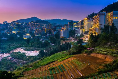Kuzeybatı Vietnam 'da Lao Cai Eyaleti' ndeki Sapa 'nın panoramik görüntüsü