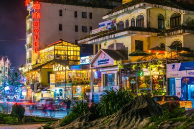 Sapa, Vietnam 'ın merkezinin sokak manzarası
