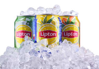Üç kutu Lipton Ice Tea meşrubatı..