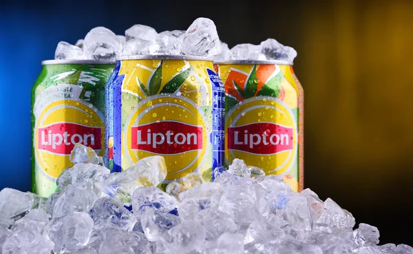 Three cans of Lipton Ice Tea soft drink. — ストック写真
