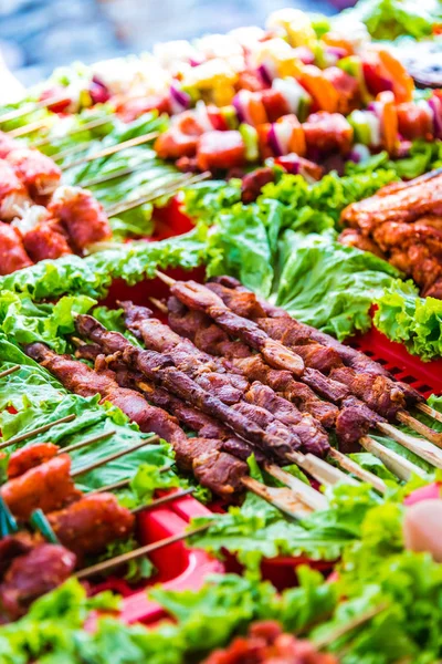 Comida callejera tradicional vietnamita vendida en Sapa, Vietnam — Foto de Stock