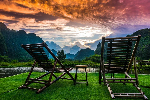 Trang An, uma área cênica perto de Ninh Binh, Vietnã — Fotografia de Stock