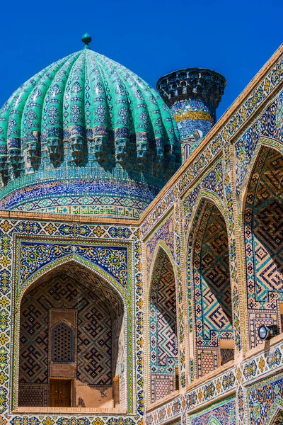 Registan, een oude openbare plein in Samarkand, Oezbekistan — Stockfoto