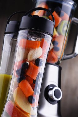 Titreşimler, Meyve Suyu, Yemek Hazırlama ve Donmuş Karıştırma İçin Blender