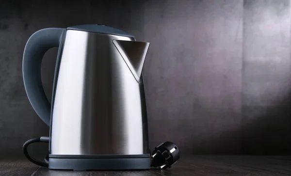 Stainless steel electric cordless kettle of one litre capacity