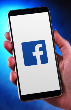POZNAN, POL - 21 Mayıs 2020: Facebook 'un logosu, Menlo Park, Kaliforniya merkezli bir Amerikan çevrimiçi sosyal medya ve sosyal ağ hizmeti şirketi,