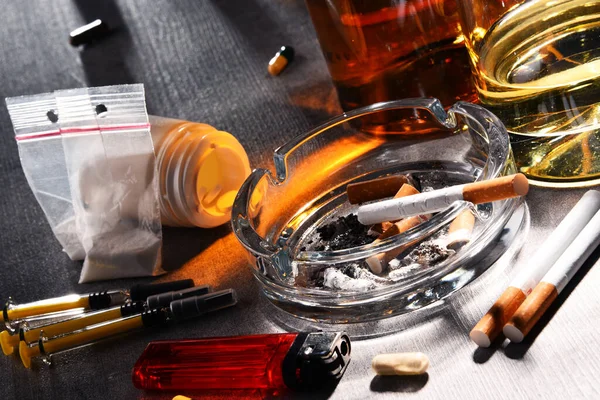 Sustancias Adictivas Incluyendo Alcohol Cigarrillos Drogas — Foto de Stock