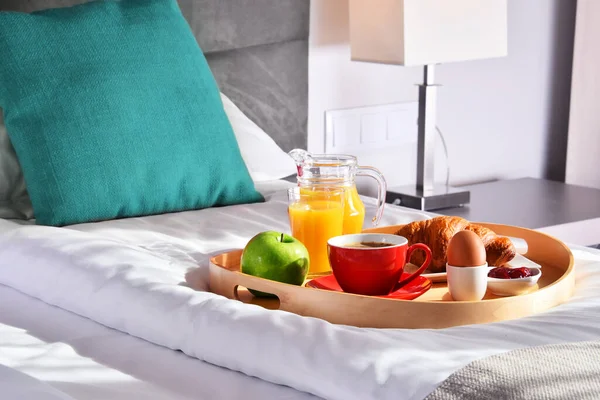 Breakfast Tray Bed Hotel Room — Stock Photo, Image