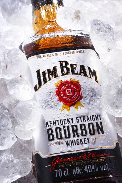 Poznan Pol Mayo 2020 Botella Jim Beam Una Las Marcas —  Fotos de Stock