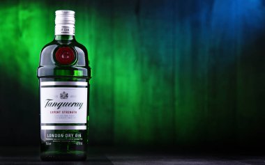 POZNAN, POL - 26 Haziran 2020: Diageo plc tarafından üretilen ve dünya çapında pazarlanan bir cin markası.