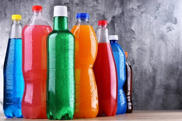 Plastic Bottles Assorted Carbonated Soft Drinks Variety Colors — Stock Photo, Image