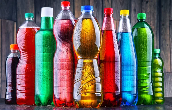 Plastic Bottles Assorted Carbonated Soft Drinks Variety Colors — Stock Photo, Image