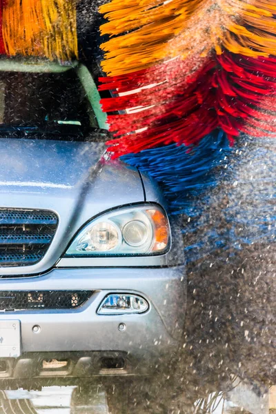 Voiture Passant Par Une Machine Automatique Lavage Voiture — Photo