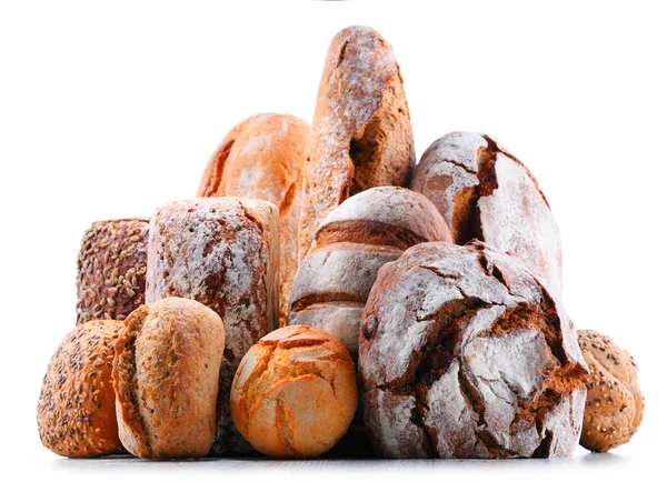 Beyaz üzerine izole edilmiş çeşitli fırın ürünleri ile bileşim