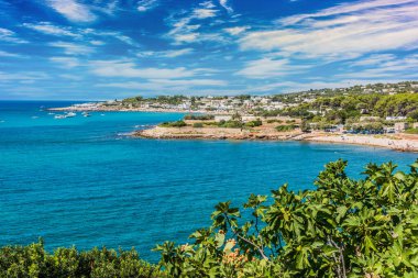 Santa Maria di Leuca yakınlarındaki sahil şeridi, Apulia, İtalya