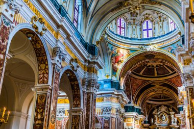 MONOPOLI, İtalya - SEP 2, 2020: Monopoli Katedrali veya Monopoli, Apulia, İtalya 'daki Madonna della Madia Bazilikası