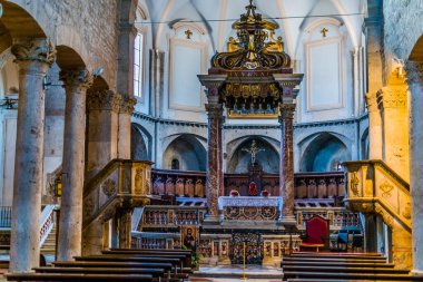 NARNI, İtalya - 9. SEP 2020: Narni, Umbria, İtalya 'daki Aziz Juvenal Katedrali