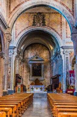 OSTUNI, İtalya - 3. SEP 2020: Ostuni Katedrali 'nin İçi, İtalya