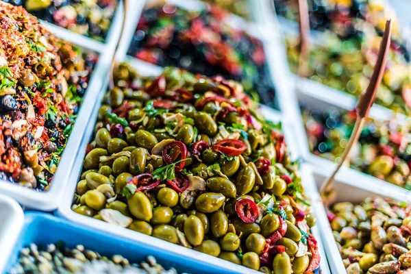 Azeitonas Sortidas Colocadas Venda Mercado Rua Italiano — Fotografia de Stock