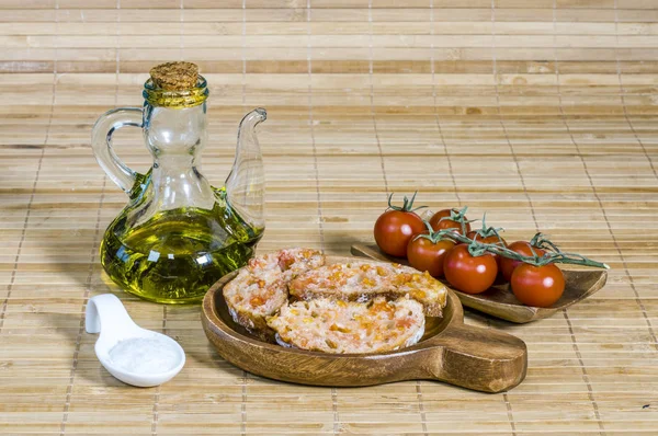 Tomate Katalanischen Stil Auf Einer Scheibe Brot Mit Und Salz — Stockfoto